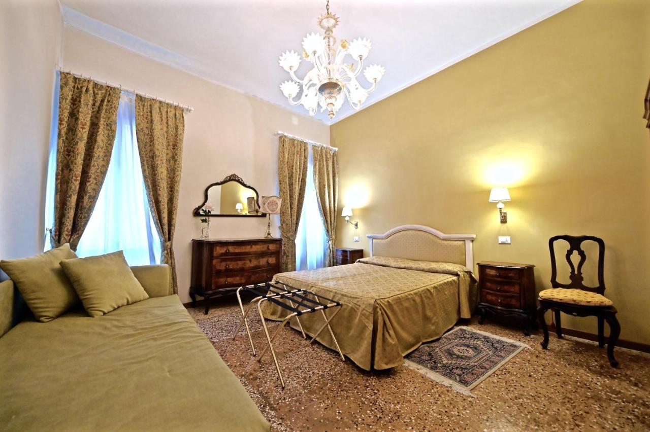 Chandeliers Apartment Венеция Экстерьер фото