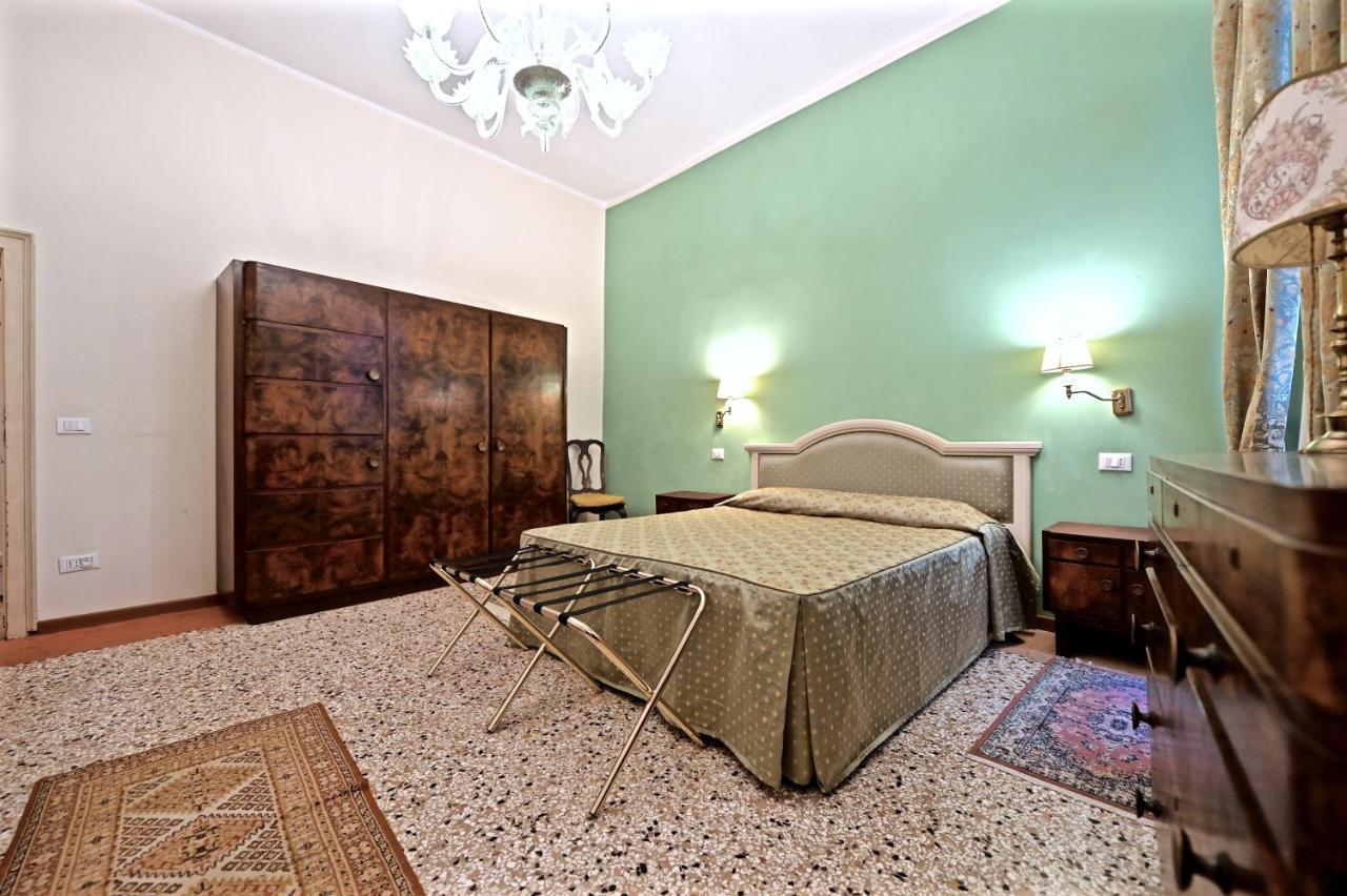 Chandeliers Apartment Венеция Экстерьер фото